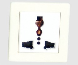 YL 011H 面闆插座(zuo)三孔-實驗室(shi)配件