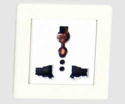 YL 011H 面闆(pan)插座三孔(kong)-實驗室配(pei)件